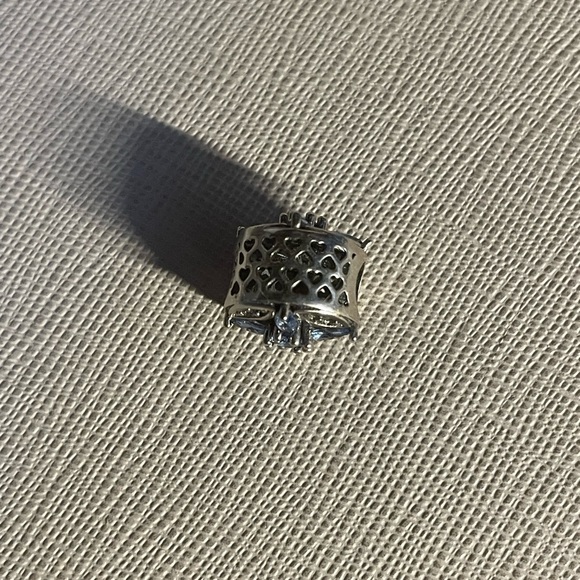 Sterling silver regal styled charm - Picture 2 of 2